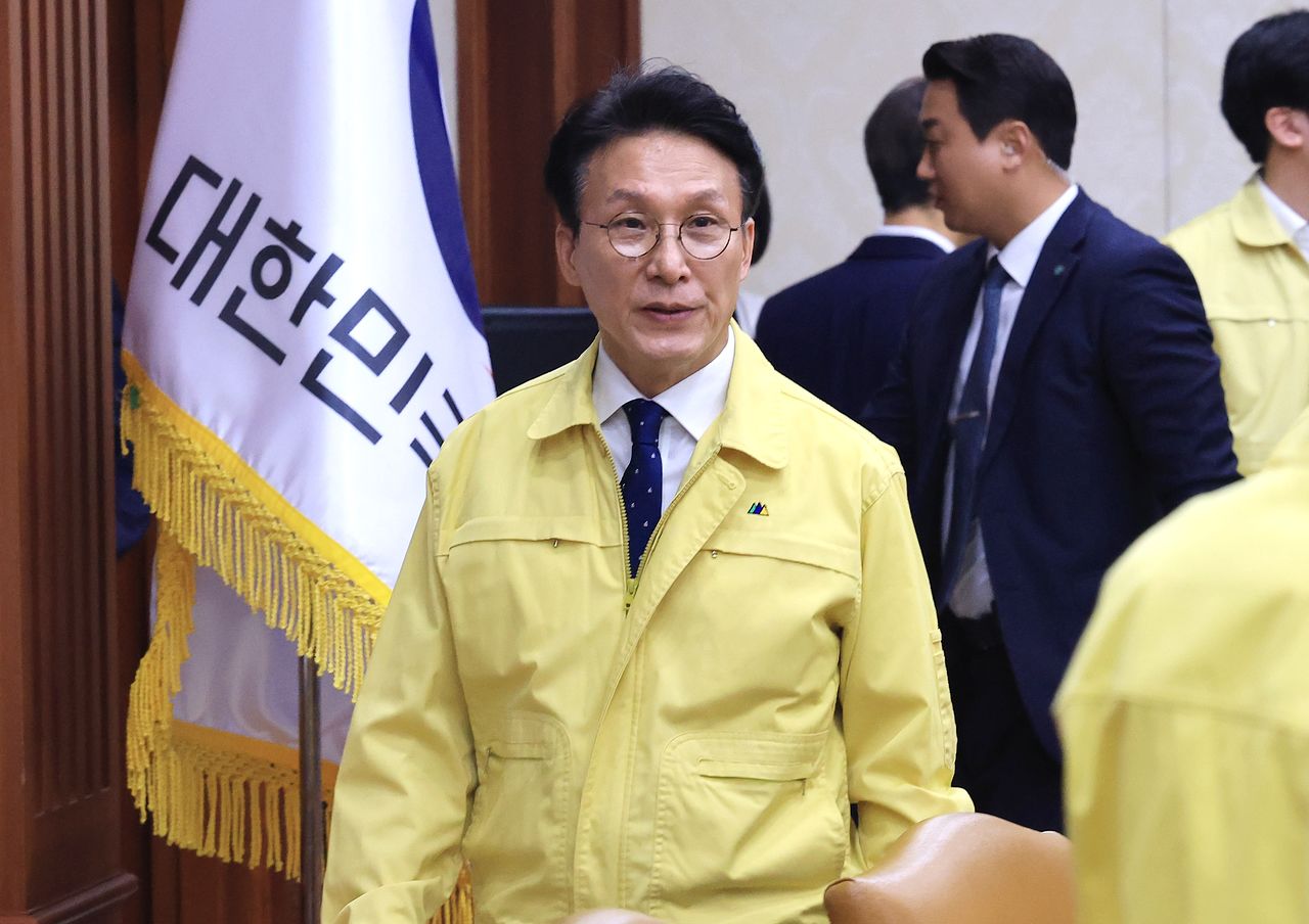 김민석 국무총리가 20일 서울 종로구 정부서울청사에서 열린 제22차 국가테러대책위원회의에 참석하고 있다. 뉴스1