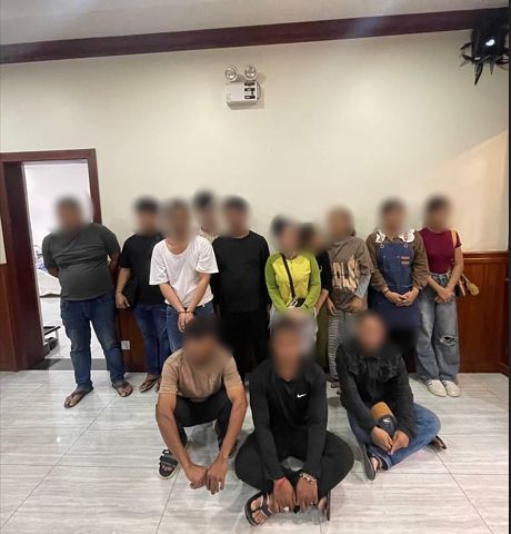 경찰에 적발된 캄보디아 피싱 조직원들. 사진 경기북부경찰청