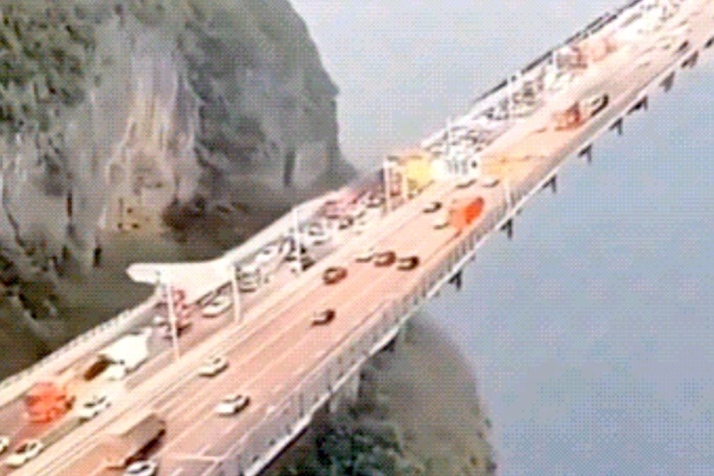 ‘세계에서 가장 위험한 설악산의 다리’라는 제목으로 게시된 가짜 영상. 사진 유튜브 캡처