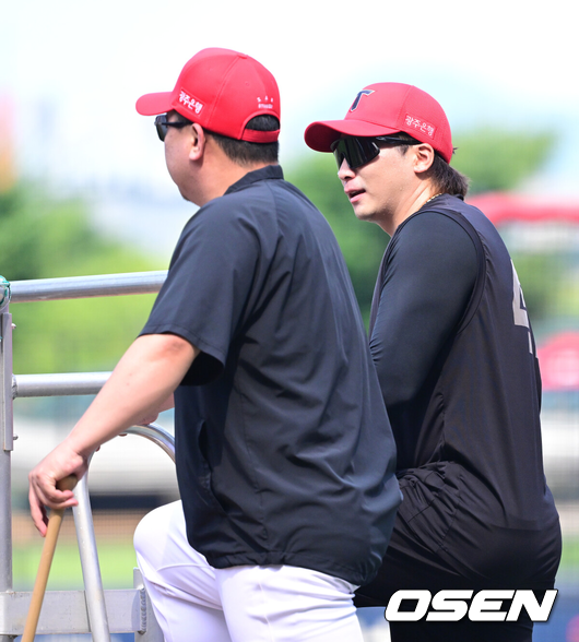 KIA 이범호 감독과 나성범./OSEN DB