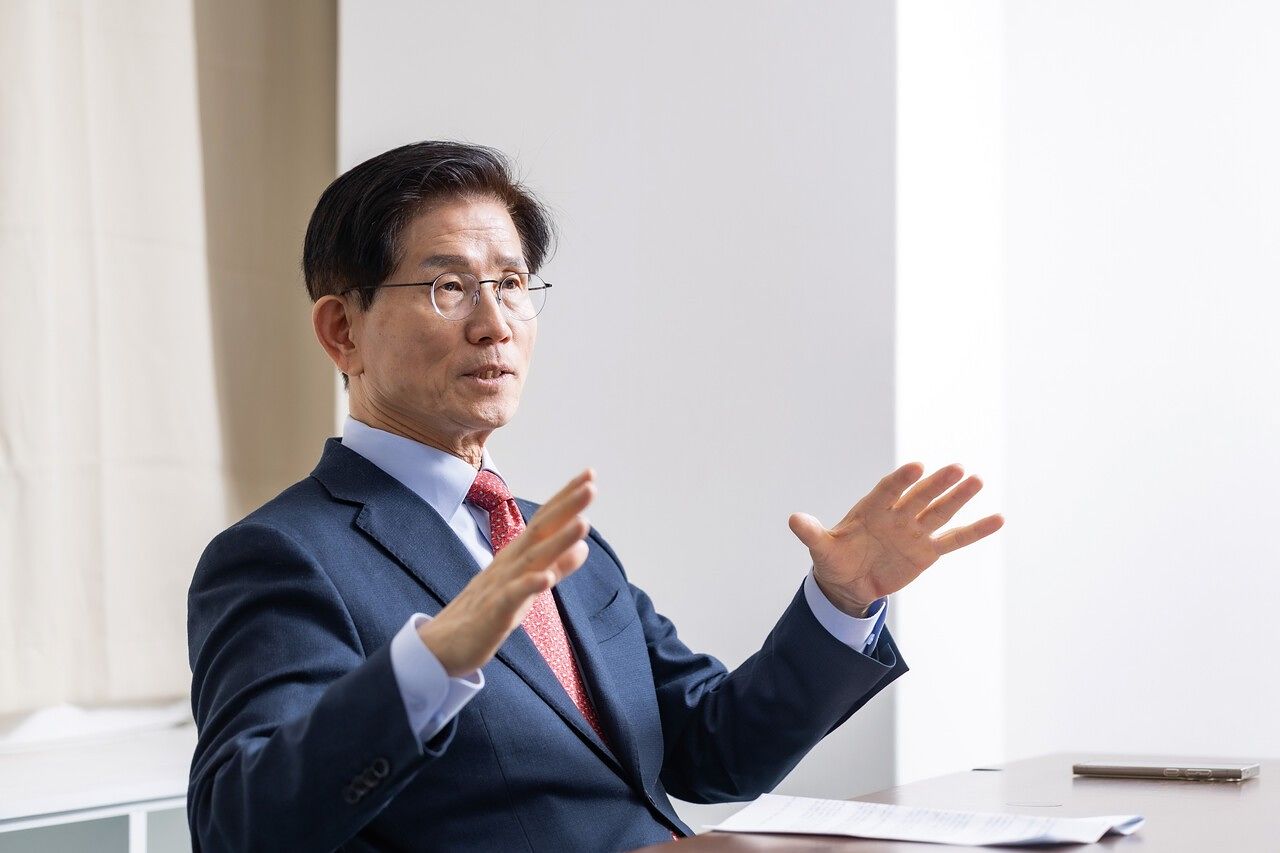 김문수 전 고용노동부 장관은 1월 9일 월간중앙과의 인터뷰에서 “(국민의힘) 영남권, 강남권 국회의원 등 당내 기득권 세력은 투명한 정당 운영, 대외 문호 개방을 부담스러워한다”고 지적했다. 최기웅 기자