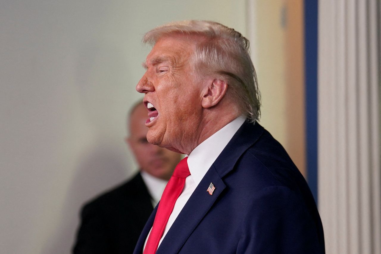 도널드 트럼프 미국 대통령이 20일(현지시간) 워싱턴 D.C. 백악관에서 두 번째 임기 1주년을 맞아 기자회견에서 발언하고 있다. 로이터=연합뉴스