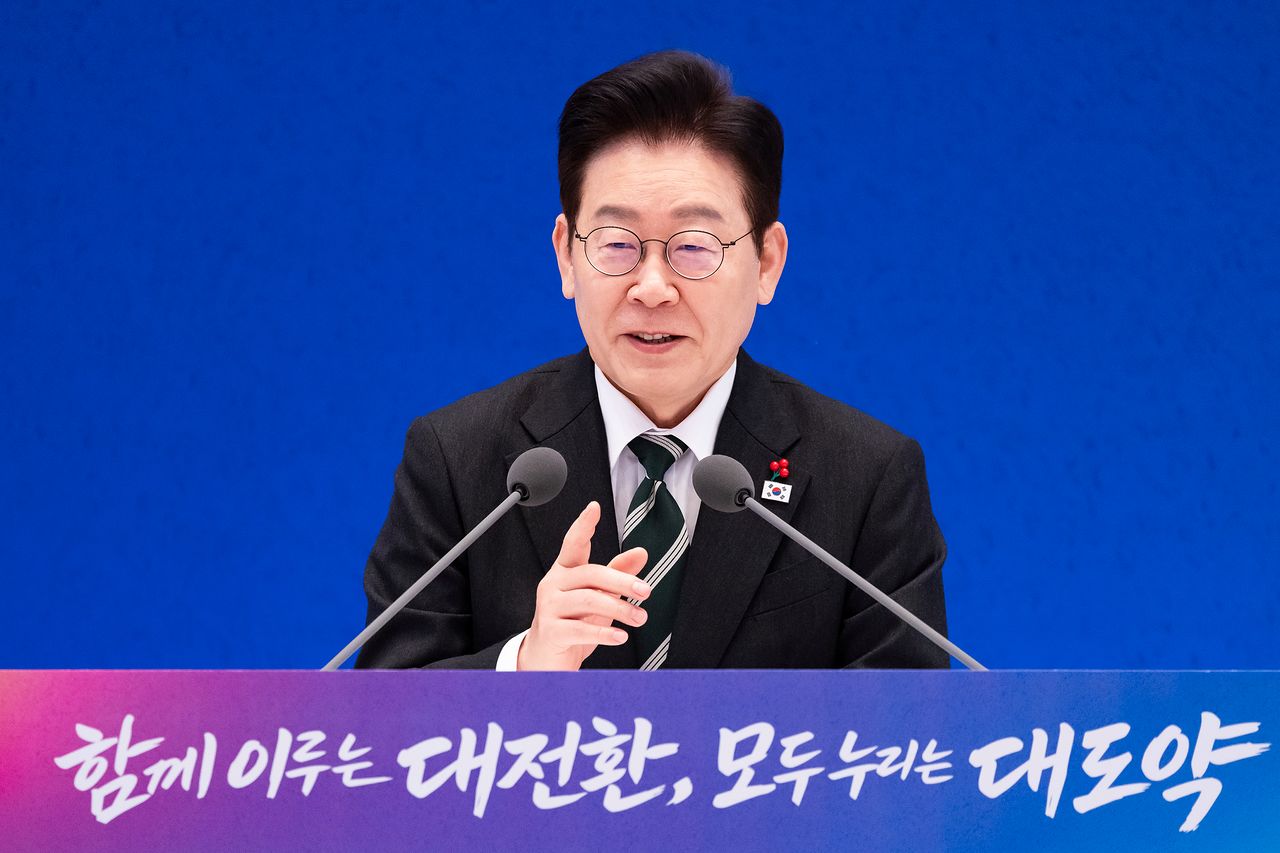 이재명 대통령이 21일 오전 청와대 영빈관에서 2026 신년 기자회견 '함께 이루는 대전환, 모두 누리는 대도약'에서 발언하고 있다. 2청와대사진기자단