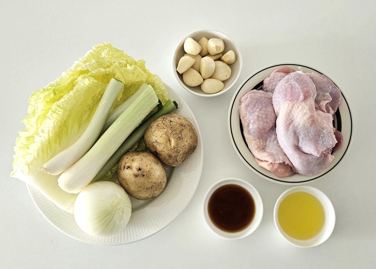 닭곰탕의 재료. 사진 신혜원 