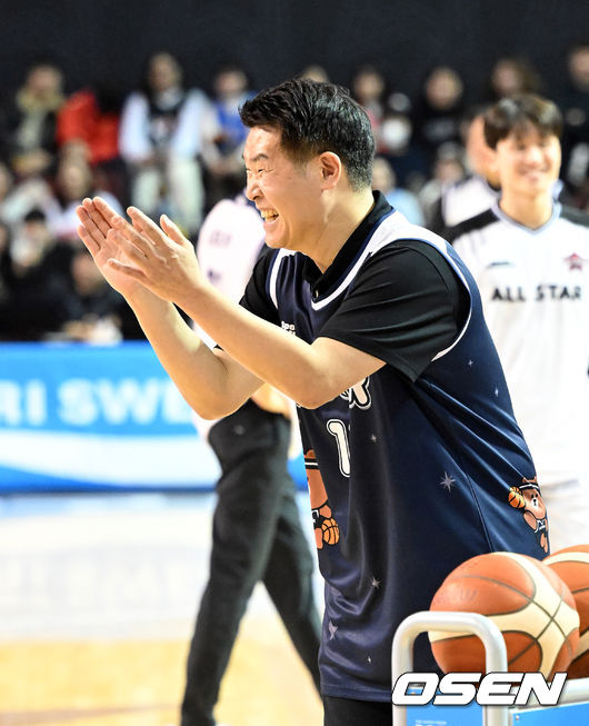 이래서 '우승 감독' 승부욕으로 팬들에게 웃음 안긴 조상현 감독