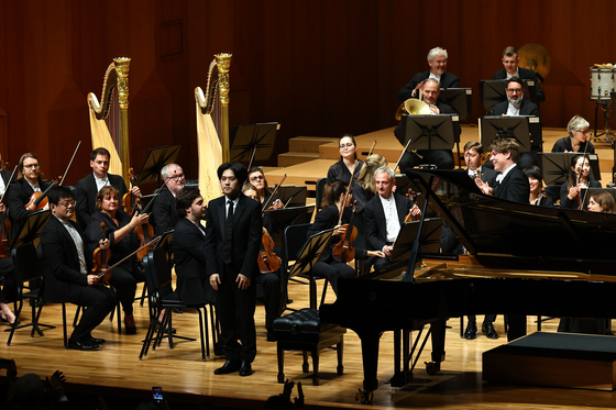 지난해 6월 중앙일보 창간 60주년 기념 음악회에서 파리 오케스트라와 협연한 피아니스트 임윤찬. 김종호 기자