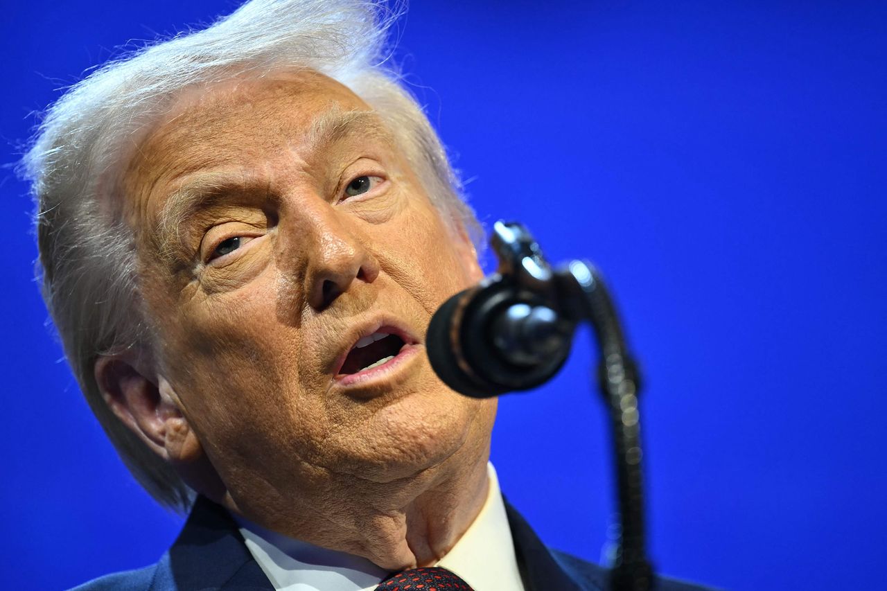 도널드 트럼프 미국 대통령이 22일(현지시간) 스위스 다보스에서 열린 세계경제포럼(WEF) 연차총회에서 ‘평화위원회(Board of Peace)’ 회의에 참석해 발언하고 있다. AFP=연합뉴스