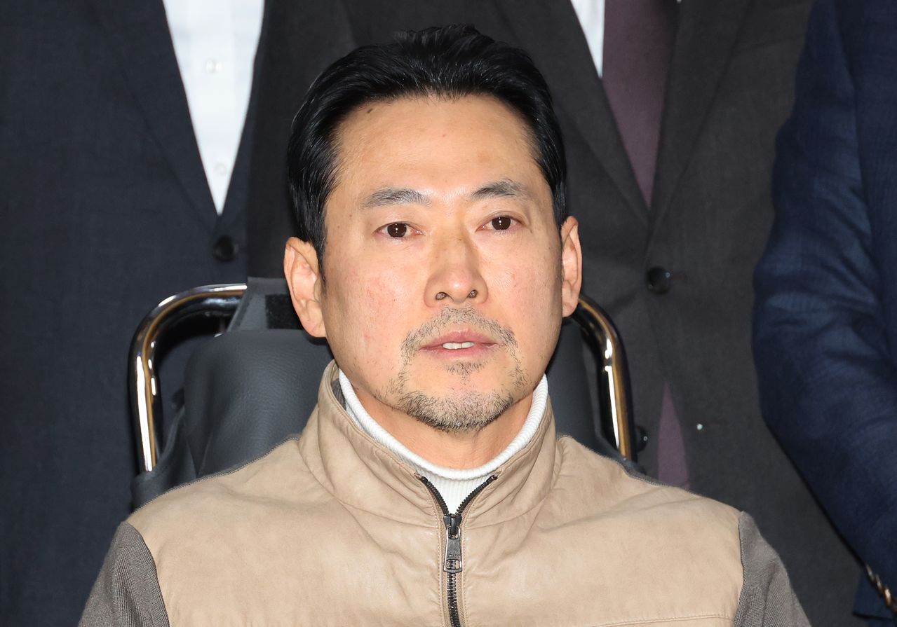 장동혁 국민의힘 대표가 여권에 '쌍특검'(통일교·공천헌금 의혹 특검) 도입을 촉구하며 단식 농성에 돌입한지 8일째인 22일 단식을 중단하고 병원으로 후송됐다. 연합뉴스