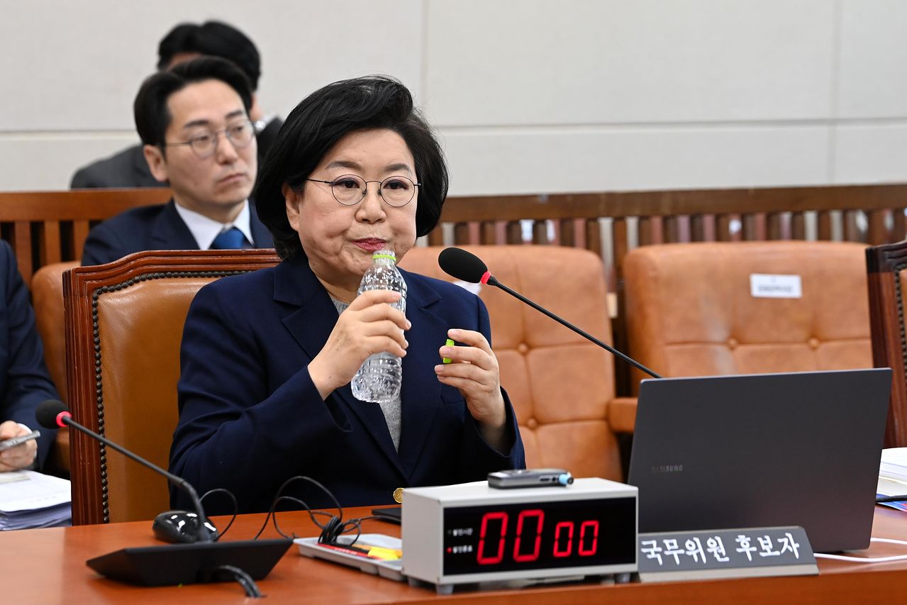 이혜훈 기획예산처 장관 후보자가 23일 국회 재정경제기획위원회에서 열린 인사청문회에서 물을 마시고 있다. 임현동 기자