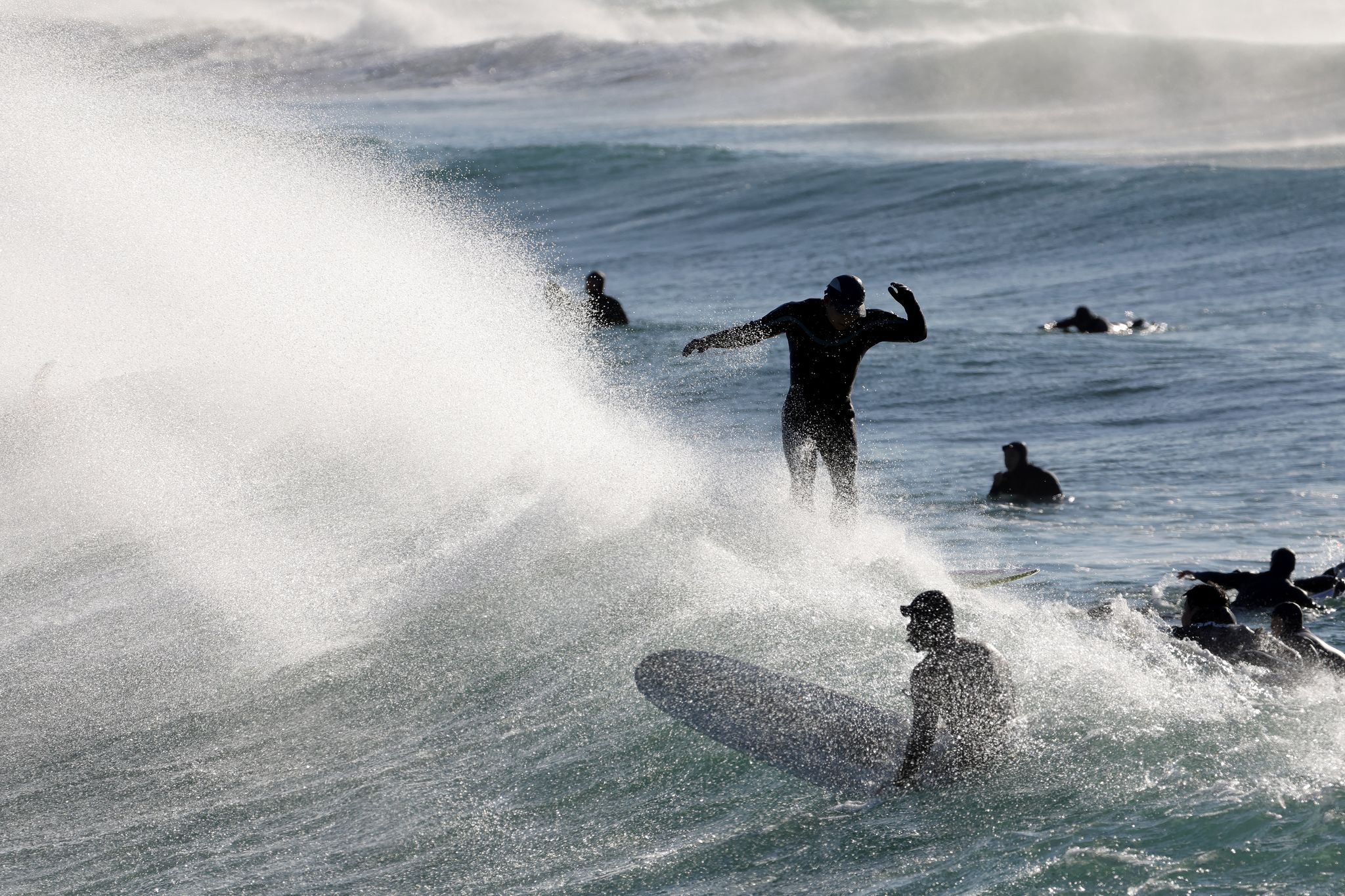 겨울바다의 수온은 기온보다 10도 정도 따뜻하다.
