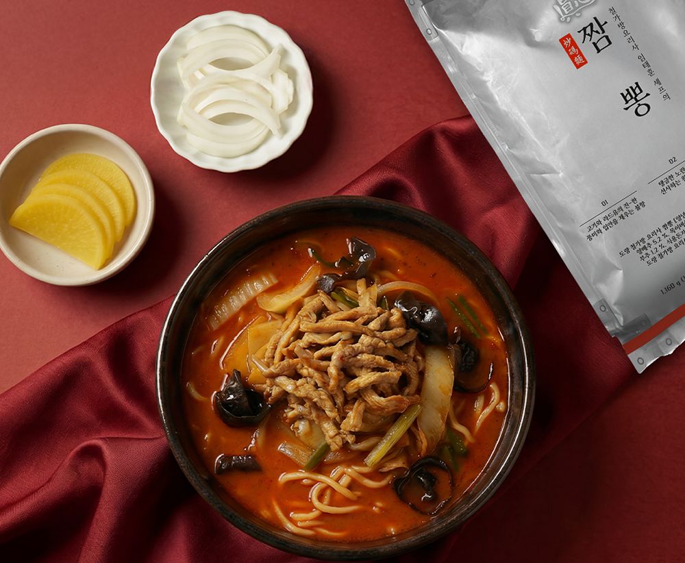 ″매장에서 먹는 것 같다″는 반응을 원했다는 임태훈 셰프 바람대로, 짬뽕 밀키는 특유의 불맛과 깔끔하게 매운 맛이 특징이다. 사진 웨이크버니