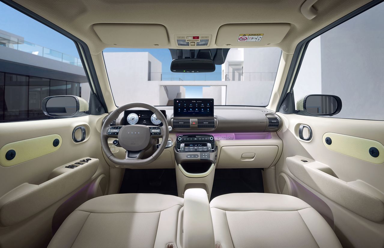 현대자동차가 엔트리 SUV 캐스퍼의 연식 변경 모델 '2026 캐스퍼'와 '2026 캐스퍼 일렉트릭'을 지난해 7월 15일 출시하고 본격적인 판매에 돌입했다고 밝혔다. 사진은 2026 캐스퍼 일렉트릭 내장. 연합뉴스