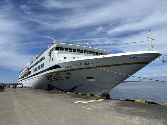 지난 2023년 중국 유커를 태우고 제주항에 입항한 크루즈선. 최충일 기자