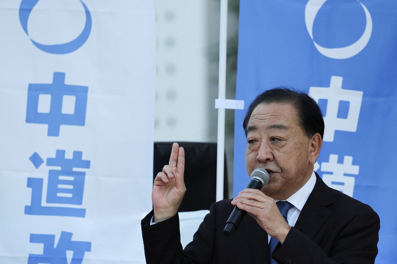 23일 유권자들에게 호소하고 있는 노다 요시히로 입헌민주당 대표 로이터=연합뉴스