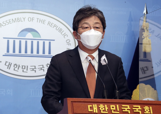 유승민 전 국민의힘 의원이 2022년 3월 31일 국회에서 경기지사 출마 선언을 하고 있다. 김상선기자