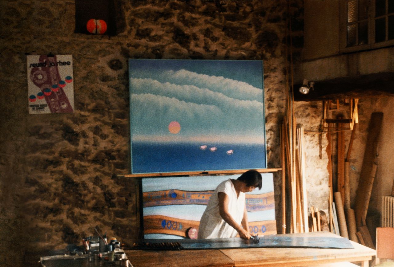 1980년대 남프랑스 투레트의 은하수 아틀리에서 작업하는 이성자. 사진 화이트 큐브 