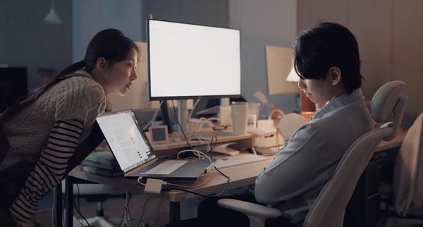 웹드라마 ‘심장이 야근야근’ 스틸컷. (사진 제공=중장비선수들㈜)