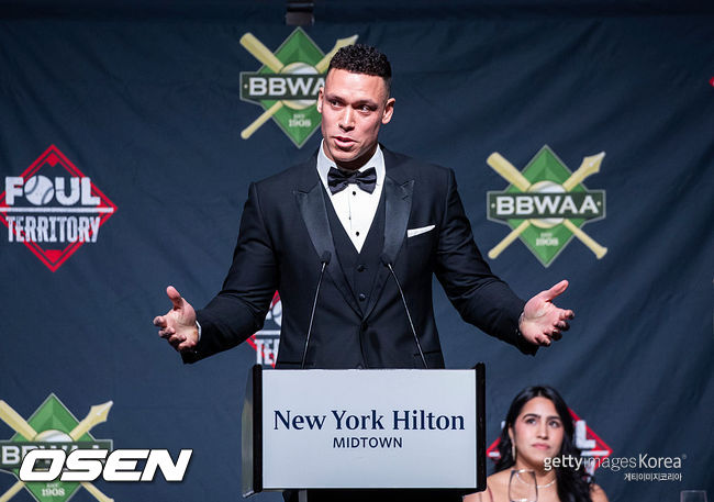 [사진] 뉴욕 양키스 애런 저지가 BBWAA 시상식에서 MVP 수상 소감을 말하고 있다. ⓒGettyimages(무단전재 및 재배포 금지)