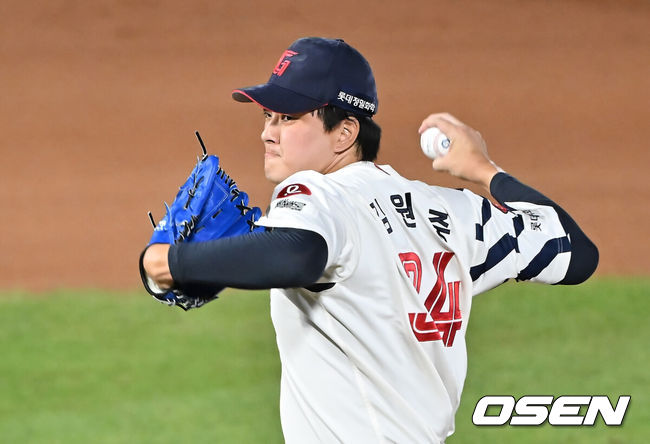 [OSEN=부산, 이석우 기자] 롯데 자이언츠 김원중 062 2025.08.26 / foto0307@osen.co.kr