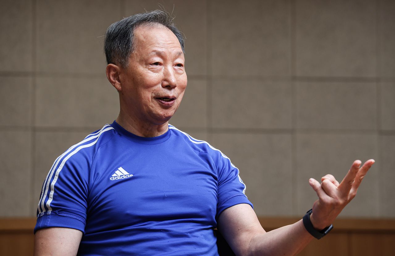 경제기획원과 문화체육관광부 공무원으로 30년 일하다 퇴직한 김동규씨가 지난 9일 중앙일보와 은퇴 후 삶에 대해 인터뷰하고 있다. 김경록 기자