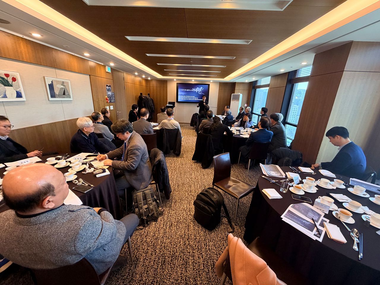 28일 한중우호협회는 서울 프레스센터에서 중국전문가포럼을 열어 AI 시대 한국 콘텐트의 對중국 전략을 주제로 토론의 장을 마련했다. 중국연구소