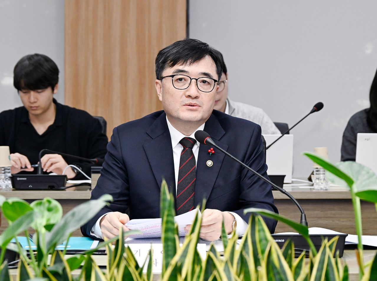 임기근 기획예산처 장관 직무대행 차관이 29일 오후 서울 영등포구 한국수출입은행에서 열린 '2026년 제1차 기금자산운용정책위원회'를 주재하고 있다. 뉴스1