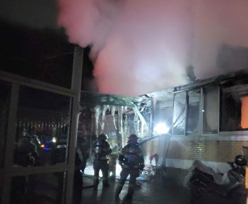 29일 오전 1시 35분쯤 경기 평택시 진위면의 단층 단독주택에서 발생한 회재. 사진 경기도소방재난본부