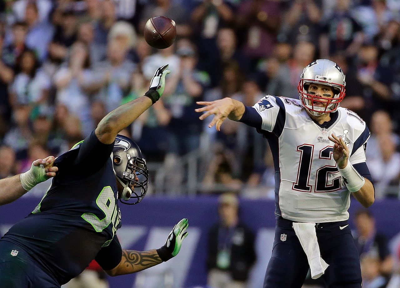 뉴잉글랜드 패트리어츠 '전설' 톰 브래디가 뛰어난 경기 운영으로 2015년 수퍼보울 승리를 이끌고 있다. AP=연합뉴스