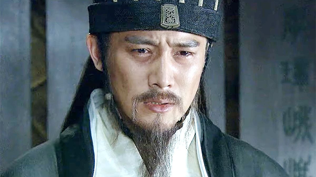 중국 드라마 '신삼국'에서 울면서 마속을 처형하는 제갈공명. 사진 kt스튜디오지니