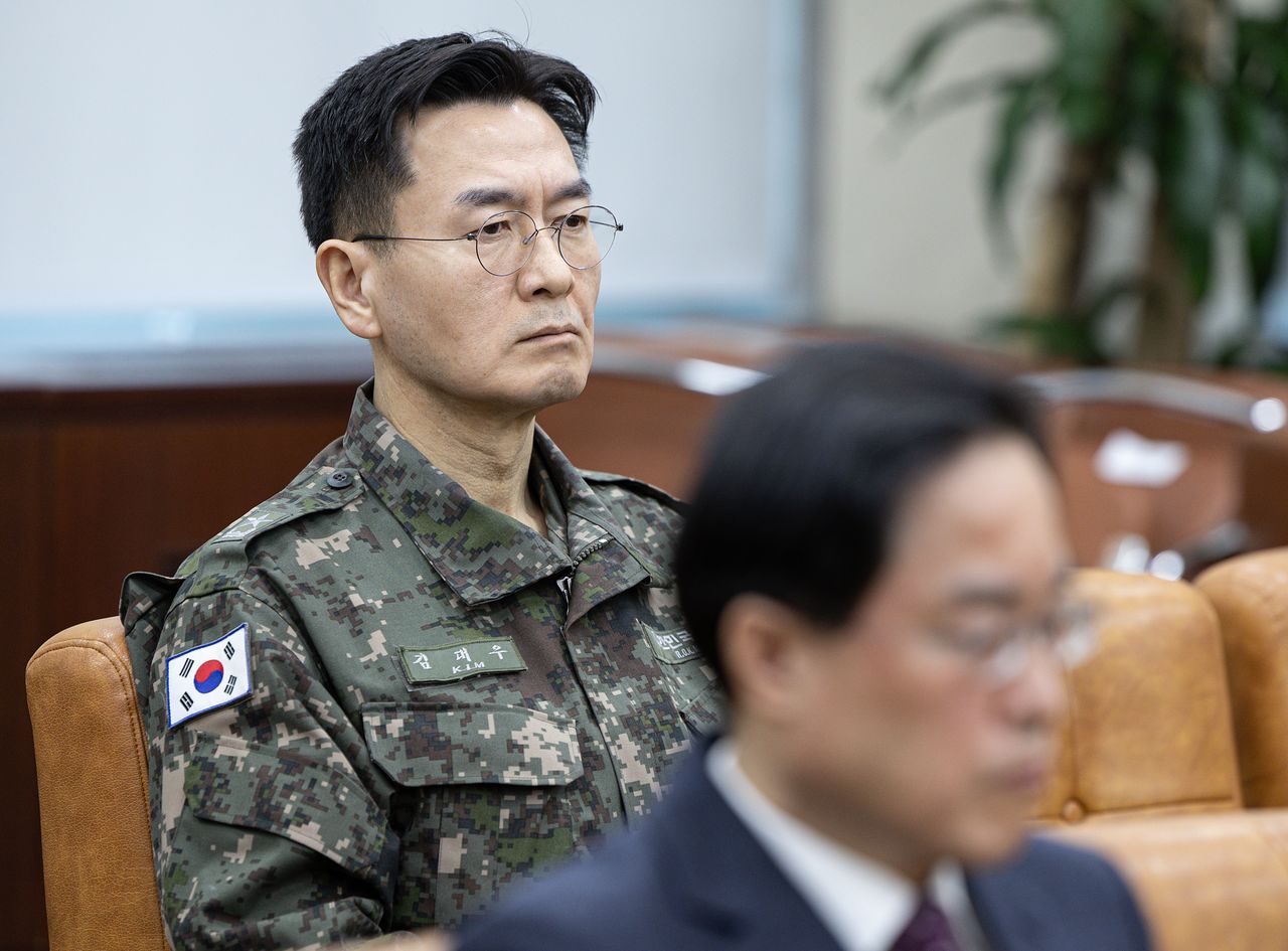 김대우 전 방첩사령부 수사단장이 지난해 2월 6일 오전 서울 여의도 국회에서 열린 윤석열 정부의 비상계엄 선포를 통한 내란 혐의 진상규명 국정조사특별위원회 제3차 청문회에 증인으로 출석해 있다. 뉴스1