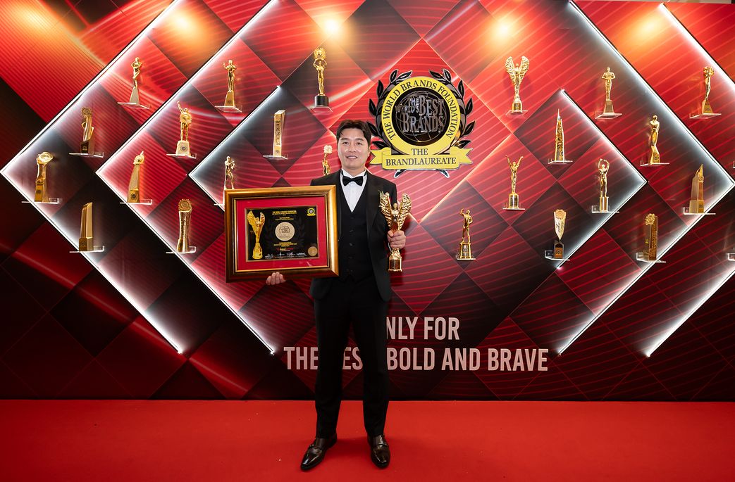 이동국이 브랜드로레이상을 수상했다. 사진 용인FC