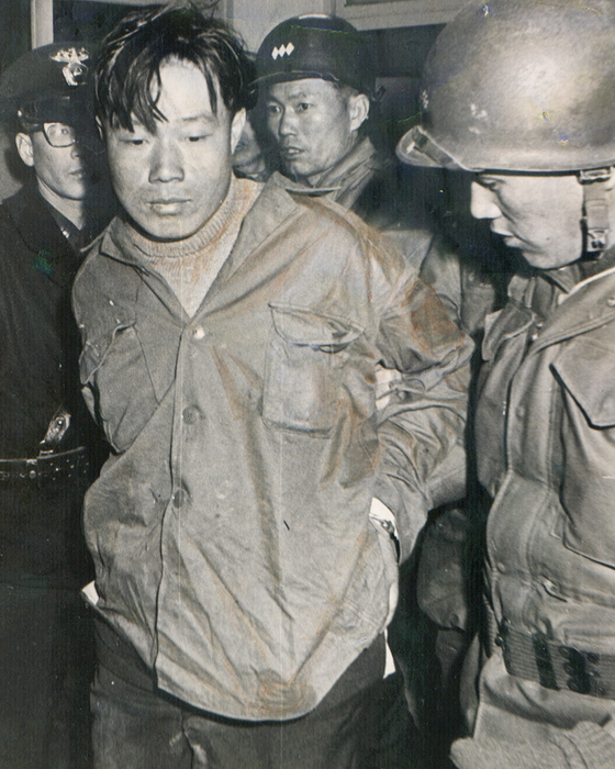  장홍근 중앙일보 기자가 1968년 1월 22일 새벽에 찍은 김신조 모습. 중앙포토