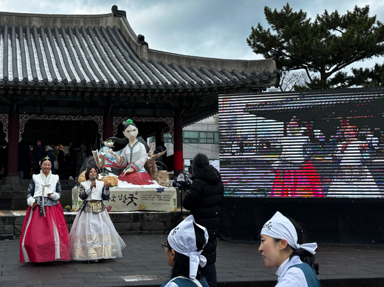 지난해 2월 4일 제주시 삼도2동 관덕정 인근 도로에서 진행된 탐라국입춘굿 행사. 최충일 기자