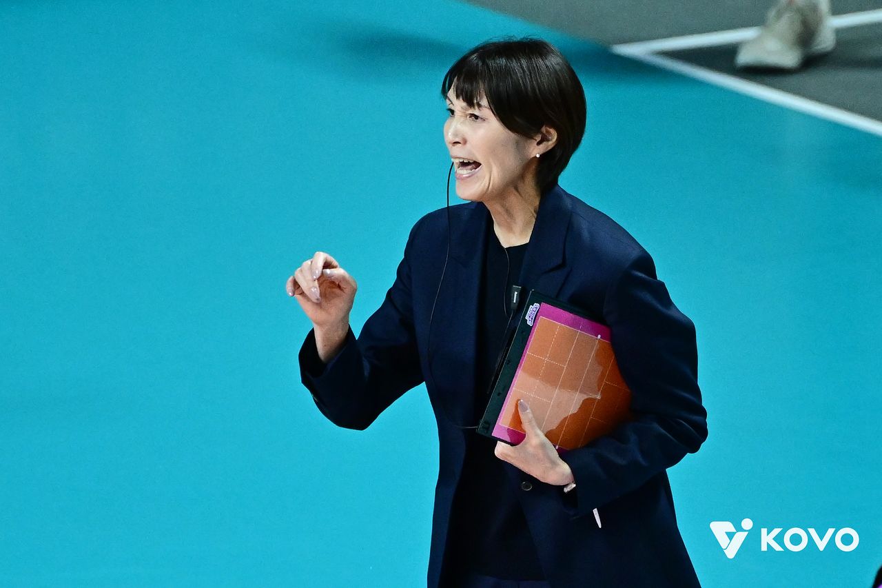 흥국생명 요시하라 도모코 감독. 사진 한국배구연맹