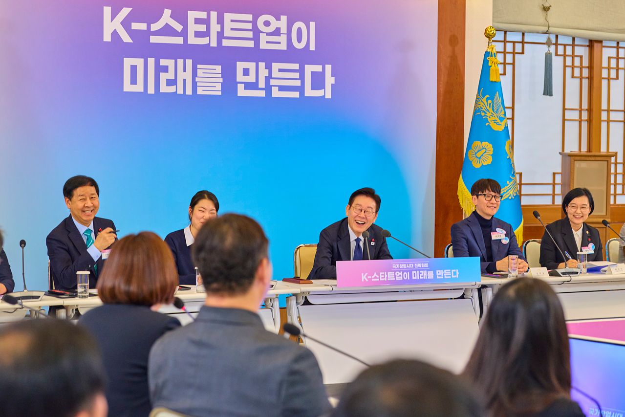 이재명 대통령이 지난달 30일 청와대에서 열린 국가창업시대 전략회의에서 모두발언을 하고 있다.[ 청와대 제공]