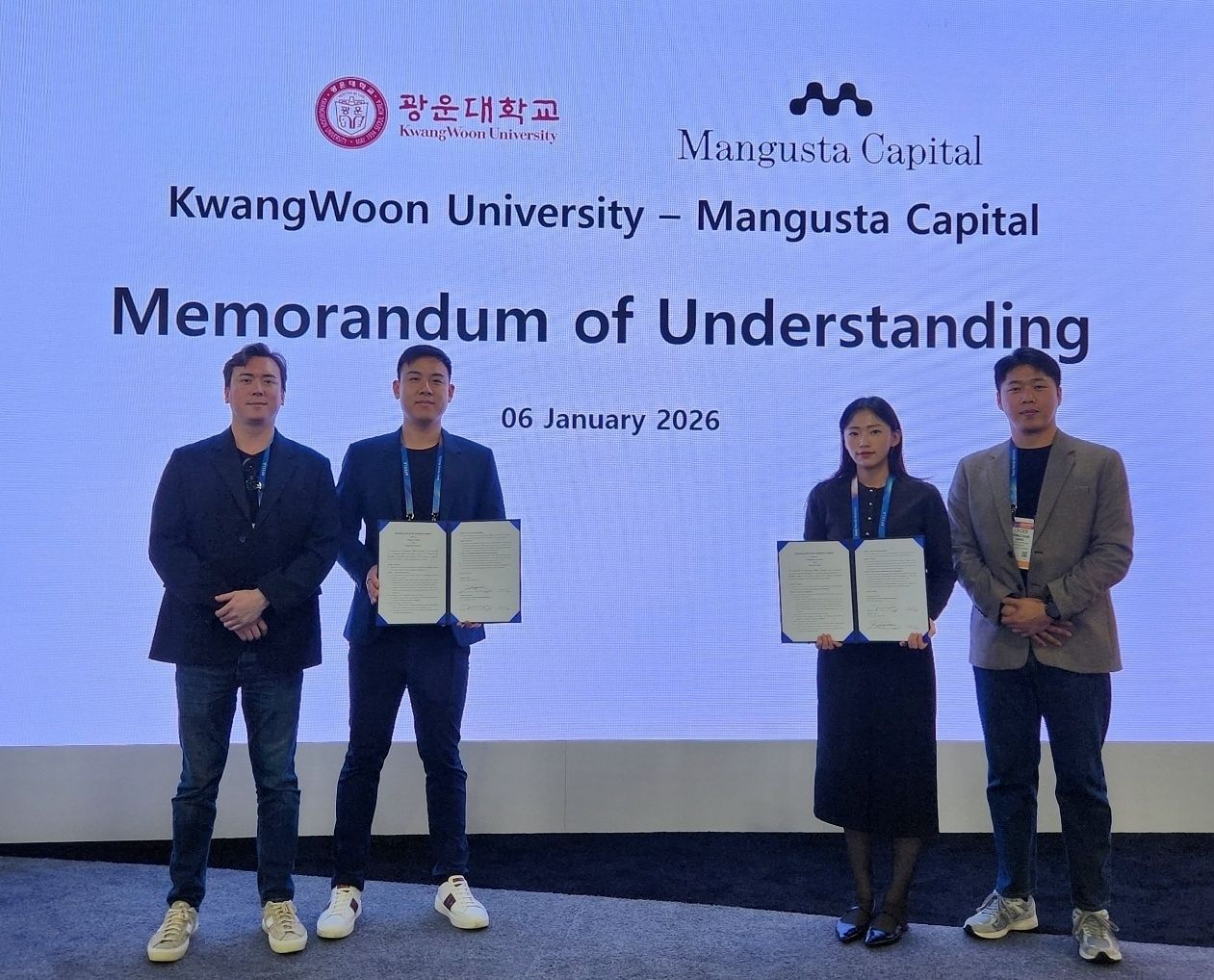 좌측부터 Mangusta Capital Louis Jin Diesel 파트너, 케빈 장 대표, 광운대산학협력단 임해주 주임, 장종찬 직원
