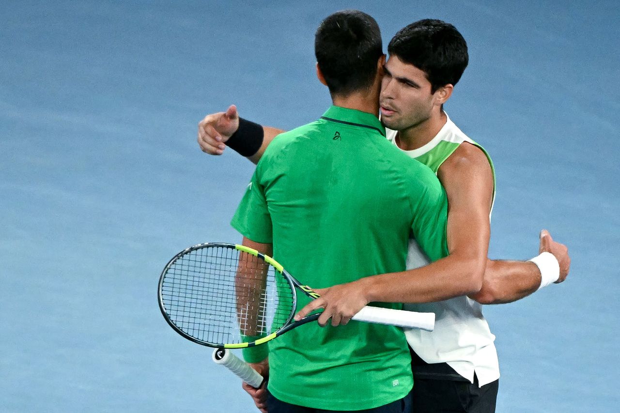 알카라스(오른쪽)와 조코비치. [AFP=연합뉴스]