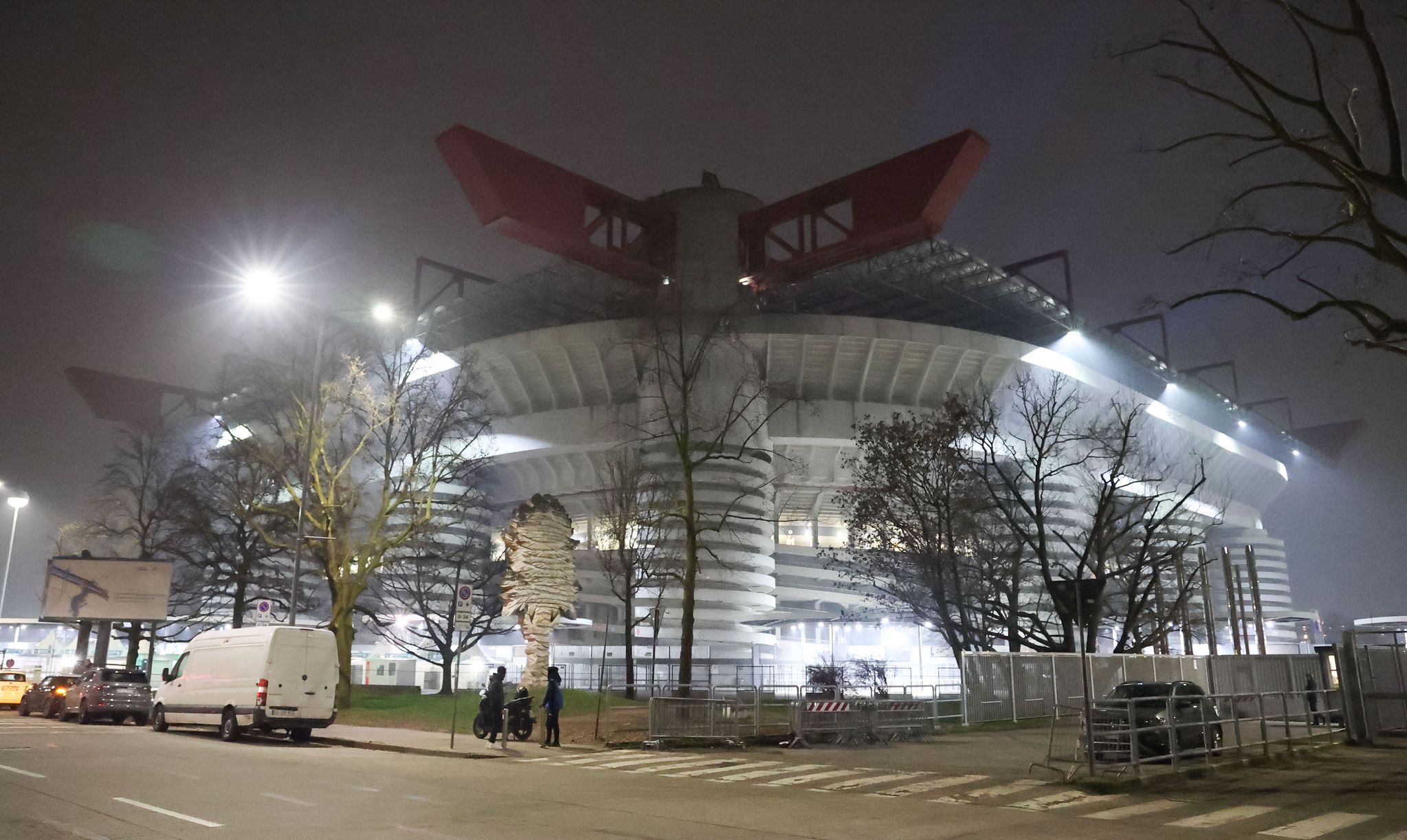 2026 밀라노·코르티나담페초 동계올림픽 개막식이 열리는 이탈리아 밀라노의 산시로 스타디움. 롤링 스톤스, 테일러 스위프트 등 당대의 팝스타들이 공연을 펼친 유서 깊은 경기장이다. 7일 새벽, 웅장하고 아름다운 밤을 준비 중이다. 김종호 기자