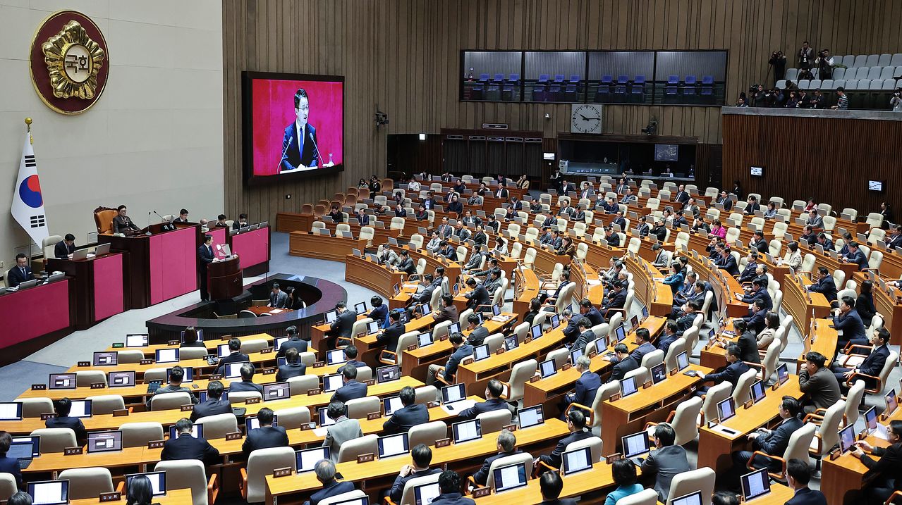 한병도 더불어민주당 원내대표가 3일 국회 본회의장에서 교섭단체 대표연설을 하고 있다. 임현동 기자 