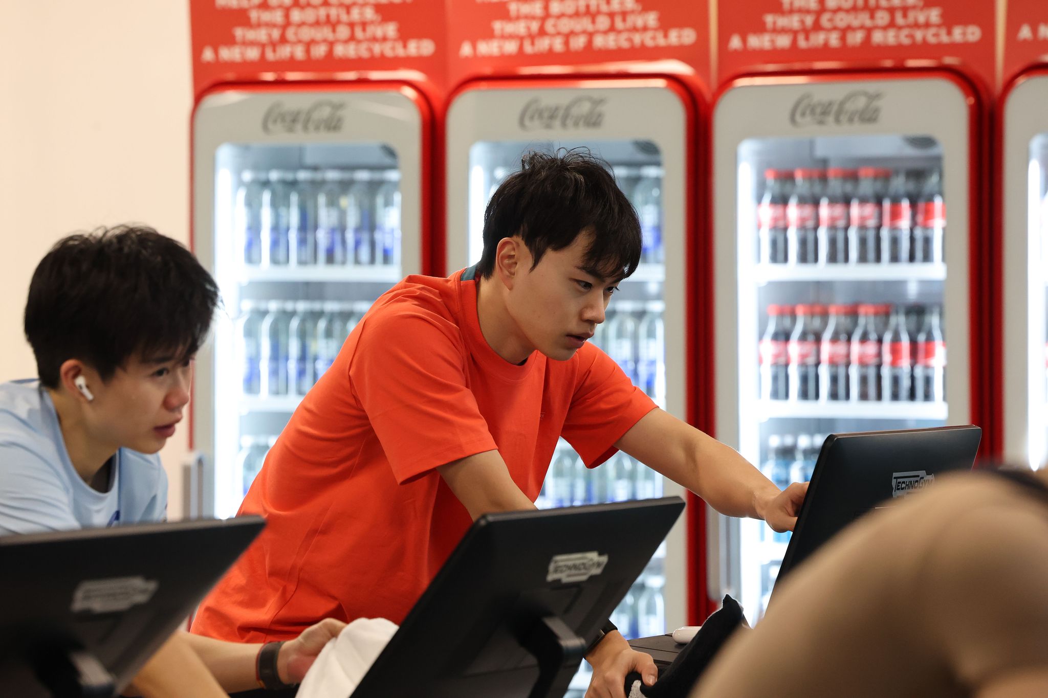 3일 이탈리아 밀라노 올림픽선수촌 피트니스센터에서 헝가리로 귀화한 스피드스케이팅 김민석이 훈련 하고 있다. 김종호 기자 