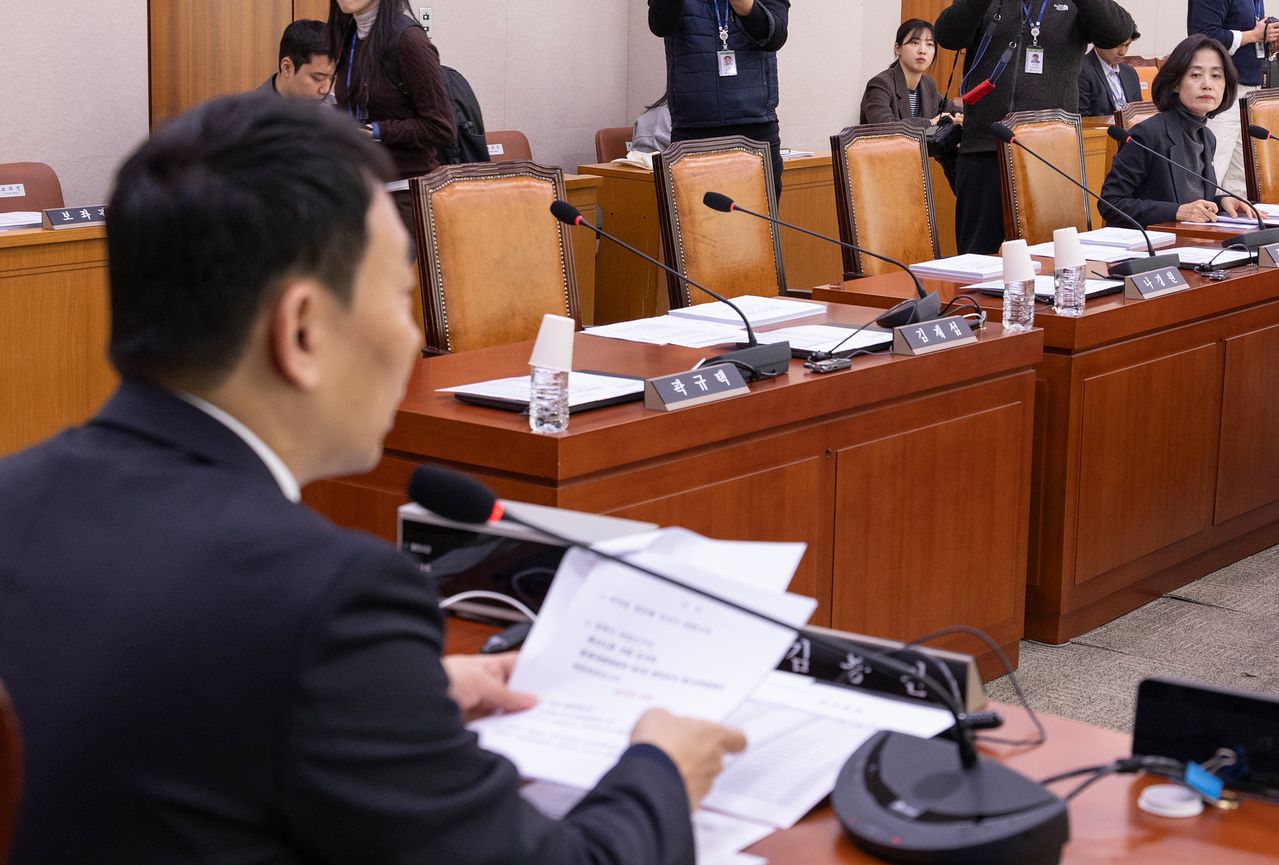 지난달 21일 국회에서 법제사법위원회 법안심사제1소위원회가 국민의힘 의원들이 불참한 채 열리고 있다. 연합뉴스