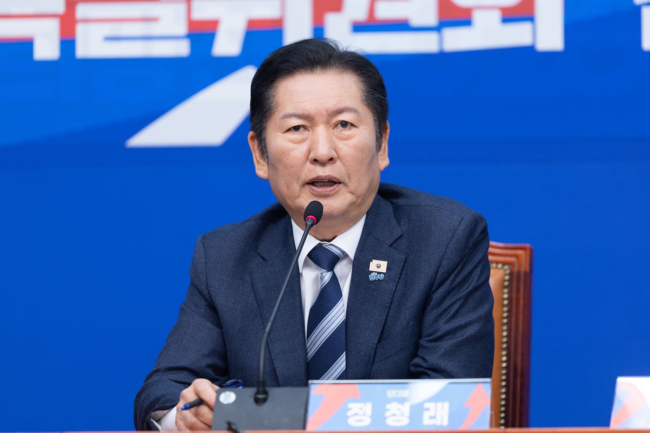 (서울=뉴스1) 이승배 기자 = 정청래 더불어민주당 대표가 3일 서울 여의도 국회에서 열린 코리아 프리미엄 K-자본시장 특별위원회 전체회의에서 모두발언하고 있다. 2026.2.3/뉴스1