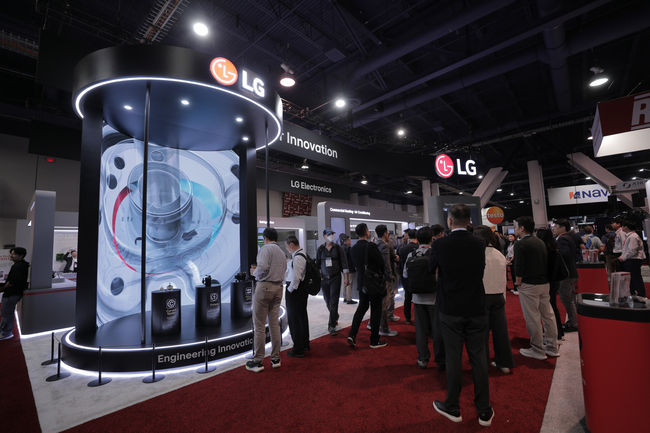 LG전자는 4일까지 미국 라스베가스에서 열린 'AHR 2026'에서레시프로 컴프레서, 로타리 컴프레서, 팬모터의 구조적 혁신 기술을 담은 코어테크를 소개했다.