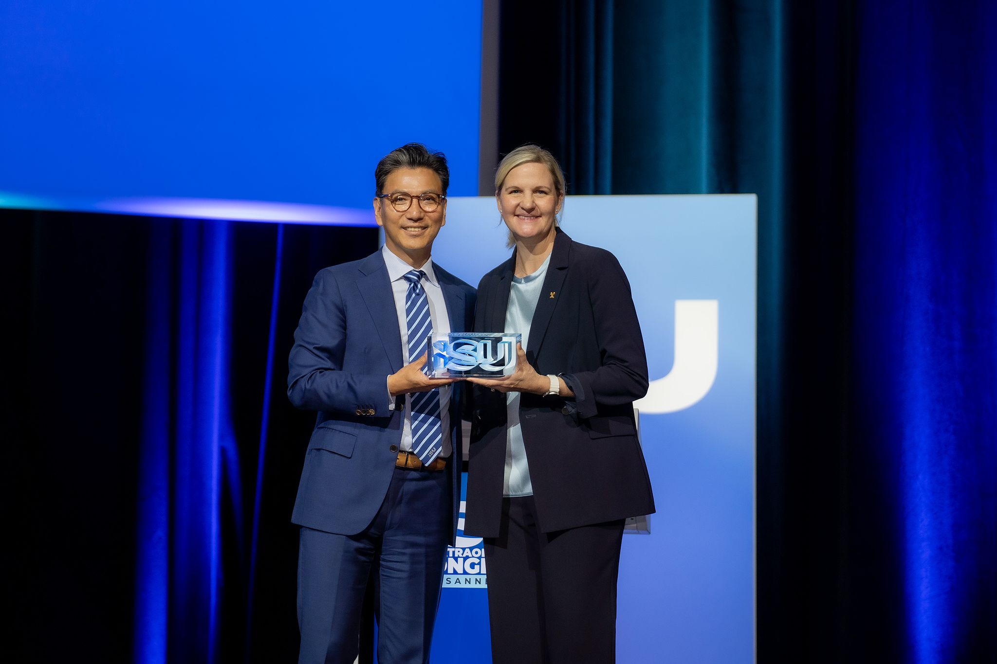 IOC 집행위원에 당선된 김재열 회장과 코벤트리 IOC 위원장. 사진 대한체육회