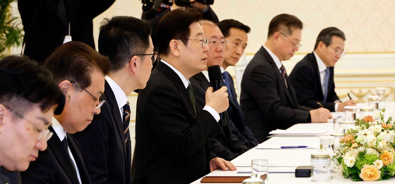 이재명 대통령이 4일 청와대에서 열린 청년일자리와 지방투자 확대를 위한 기업간담회에서 모두발언을 하고 있다. [청와대사진기자단]