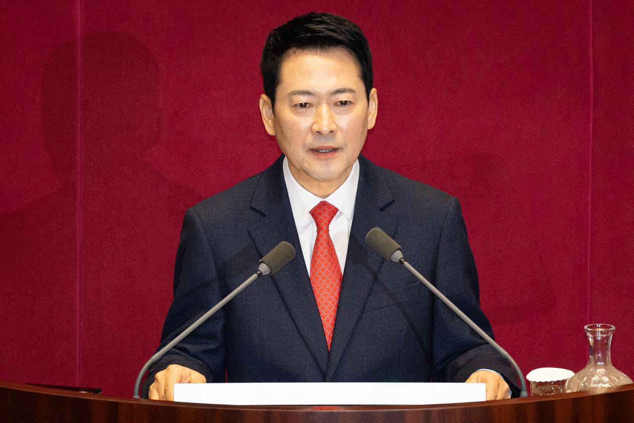 (서울=뉴스1) 유승관 기자 = 장동혁 국민의힘 대표가 4일 서울 여의도 국회에서 열린 제432회 국회(임시회) 제3차 본회의에서 국정에 관한 교섭단체 대표연설을 하고 있다. 뉴스1