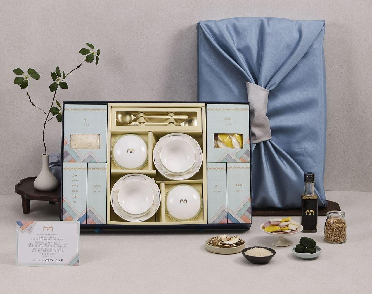 이재명 대통령은 2026년 설 명절을 맞아 국민통합과 일상의 회복을 기원하는 뜻을 담은 설 선물을 사회 각계각층에 전달했다고 4일 밝혔다. 사진 청와대