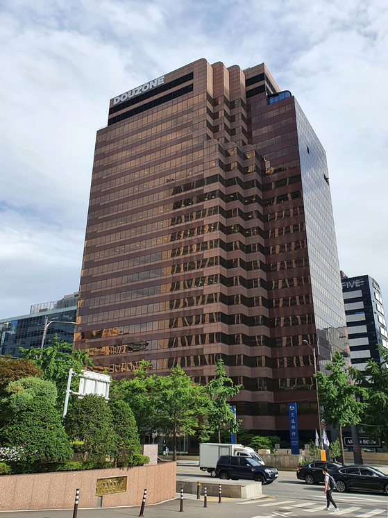 서울 중구에 위치한 더존비즈온 을지타워 전경. 중앙포토