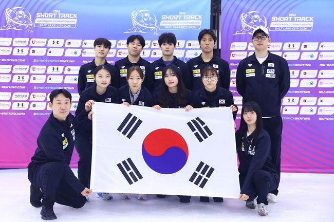 2026 ISU 세계 주니어 쇼트트랙 선수권대회에서 한국 선수들이 금메달 4개와 은메달 4개를 획득하며 선전했다. / 대한빙상경기연맹