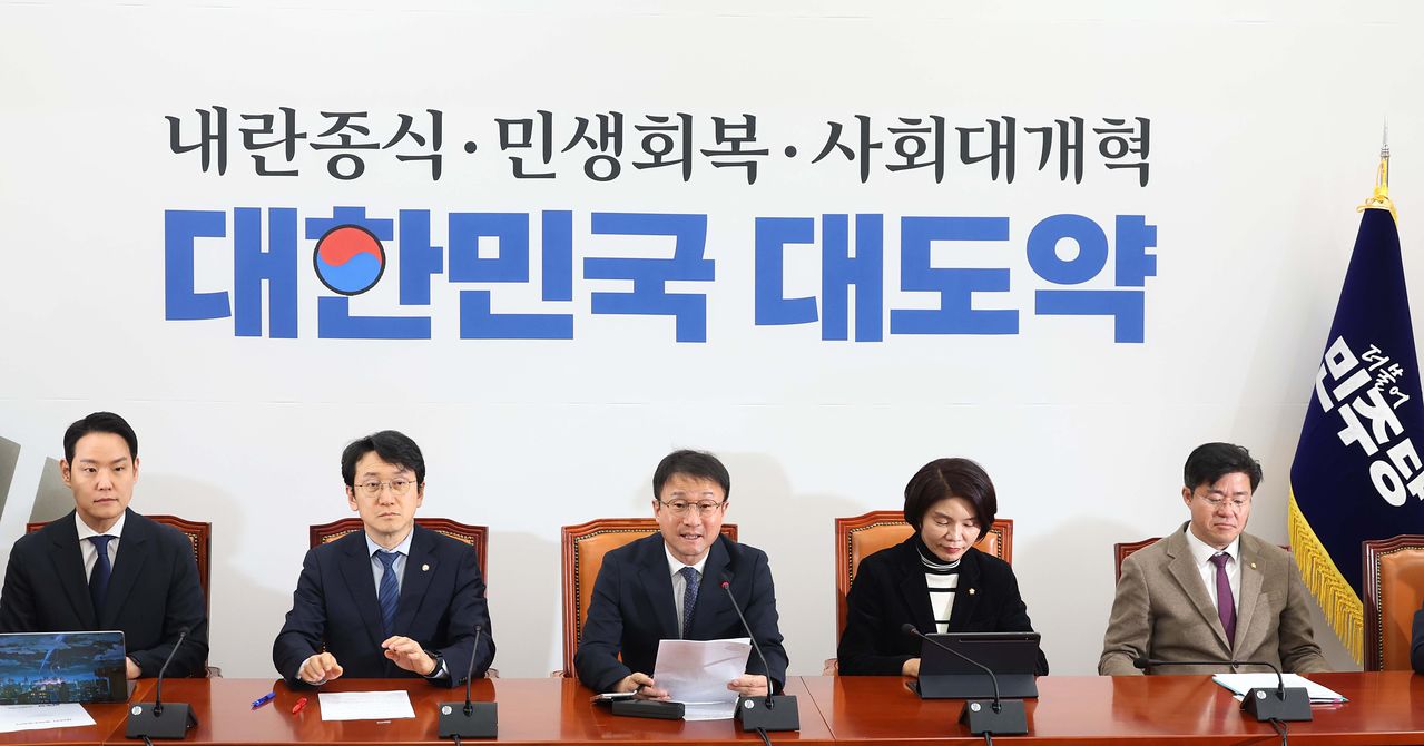 한병도 더불어민주당 원내대표가 5일 오전 서울 여의도 국회에서 열린 정책조정회의에서 발언을 하고 있다. 뉴시스